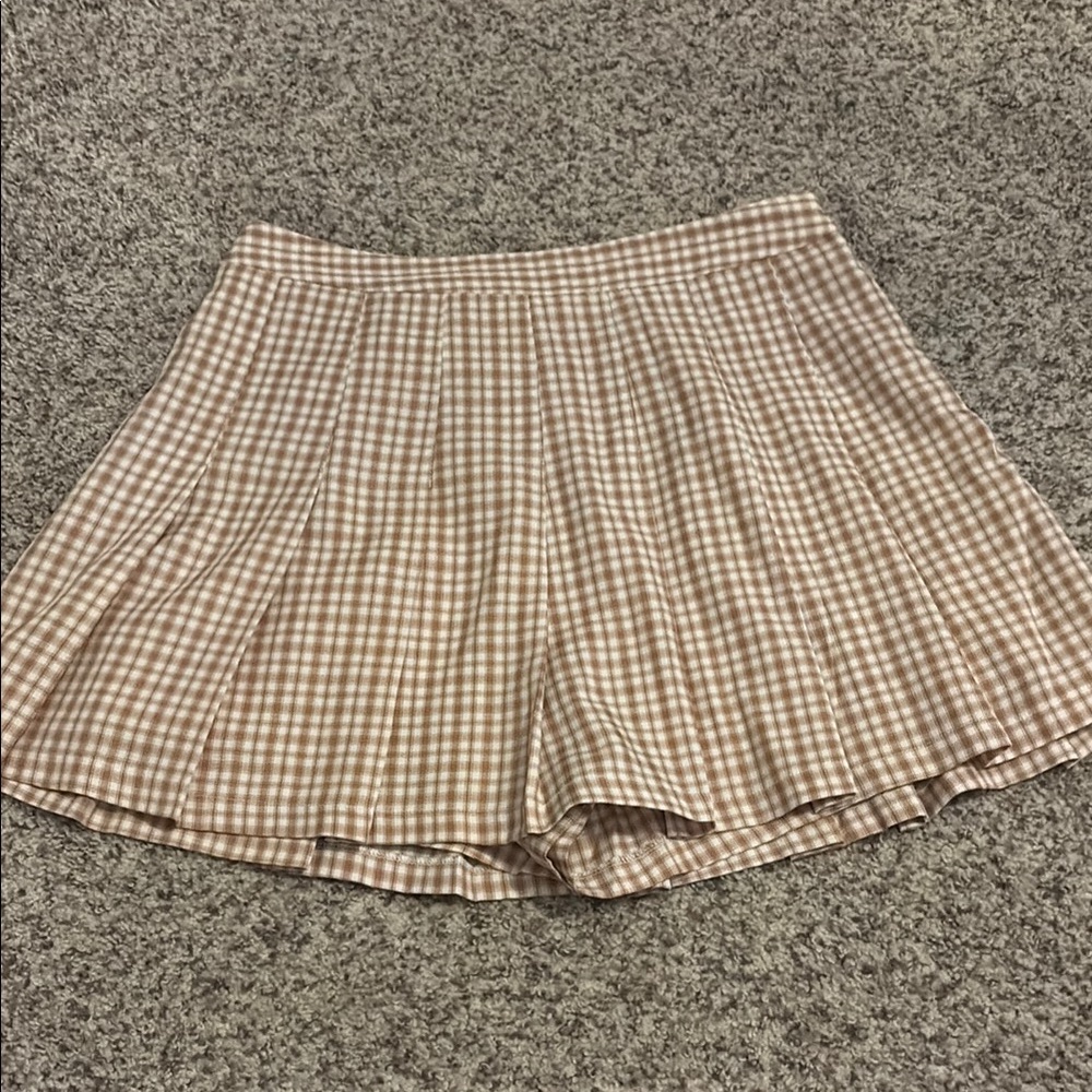 Tan and White Pleated Skorts